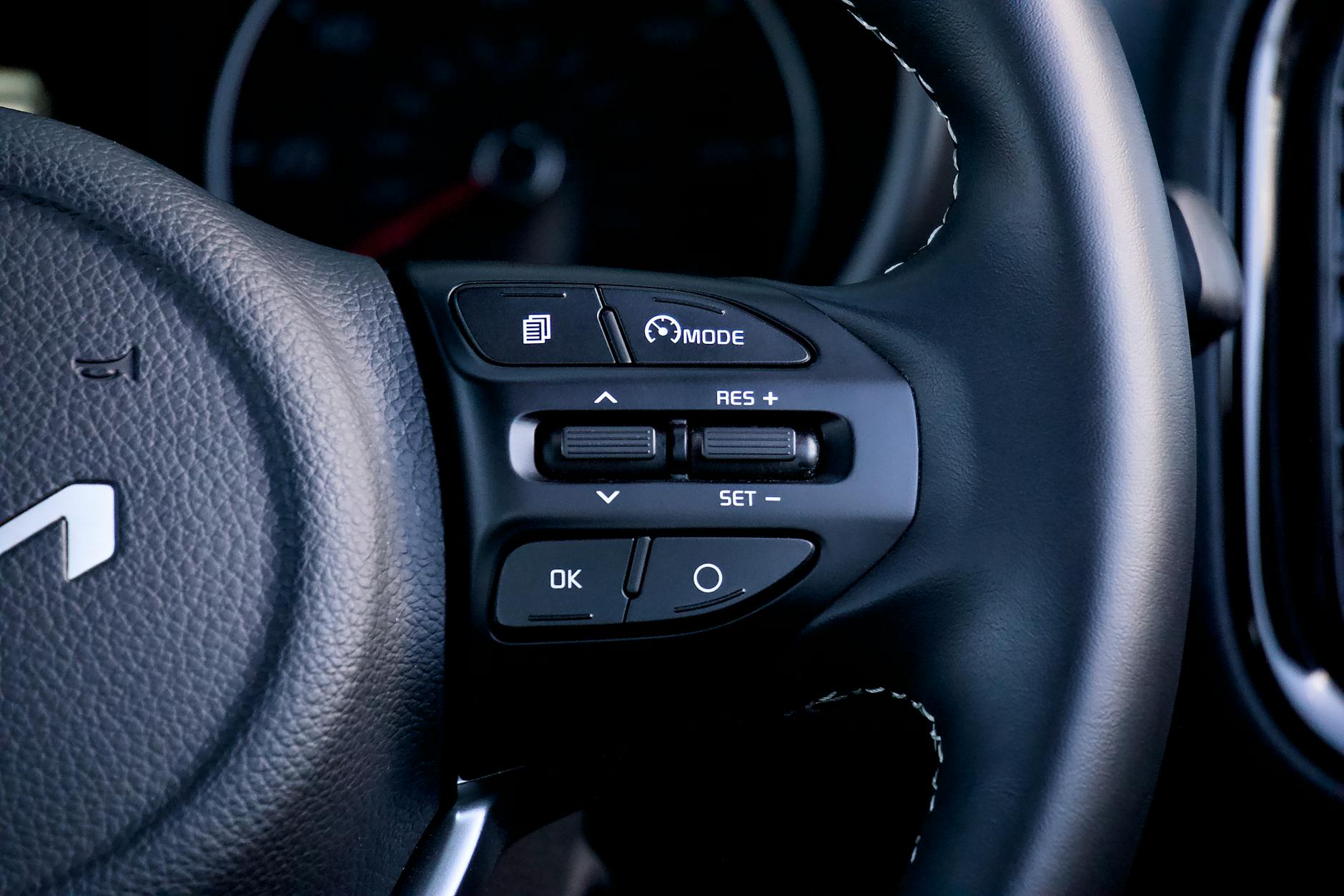 Kierownica Changan z przyciskami sterowania tempomatem